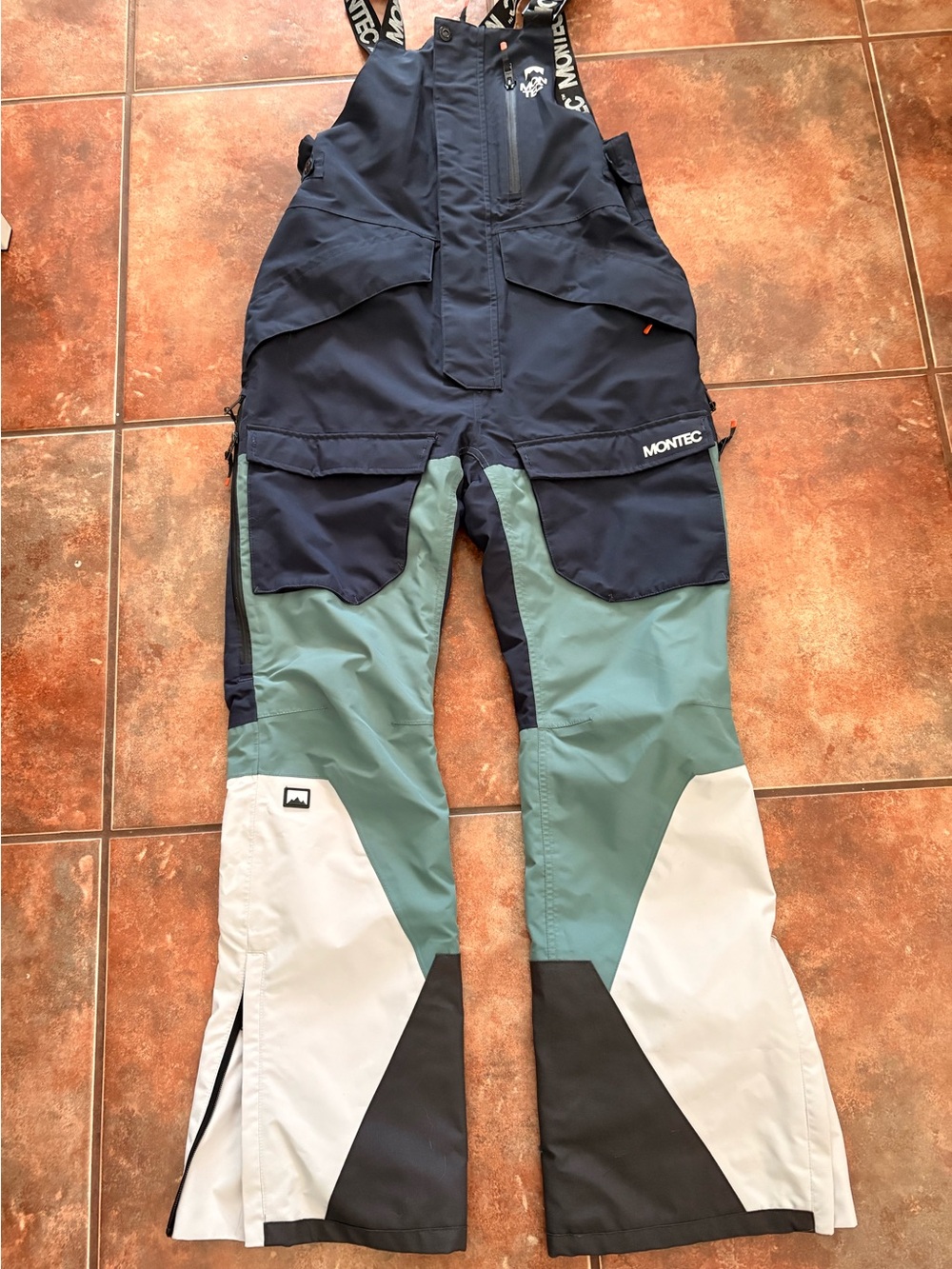 Montec Jacket & Bibs Ski Set
